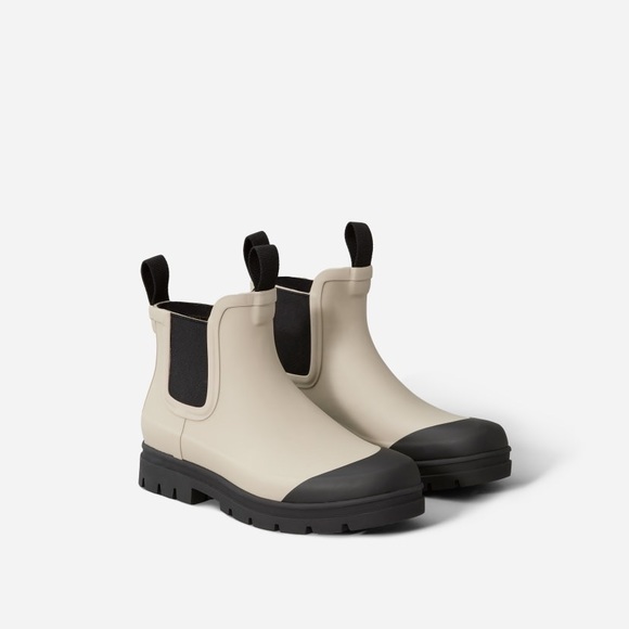Everlane Other - Everlane the rain boot nude size 8